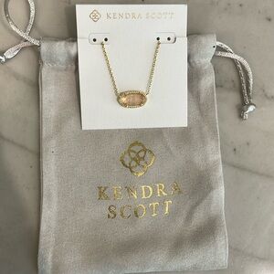 Kendra Scott necklace